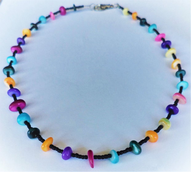 Colier handmade din margele de nisip myuki si sidef colorat