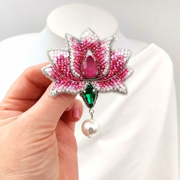 Broșa floare de Lotus  Ritual de Răsărit