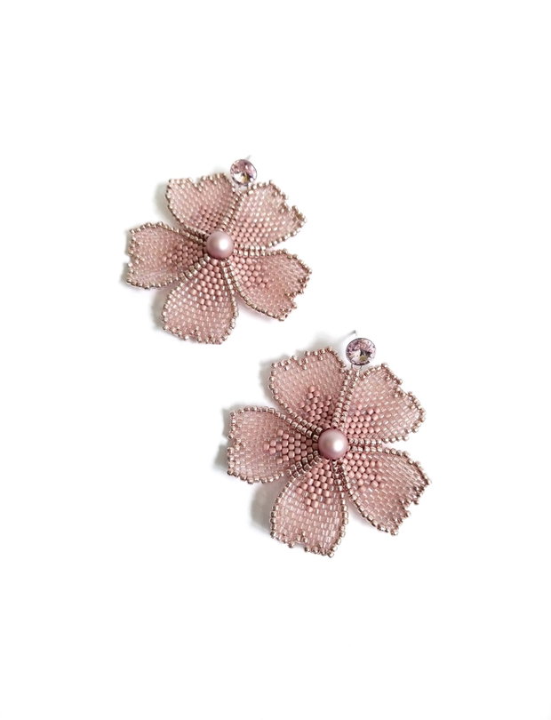 Cercei floare alba si perle Swarovski