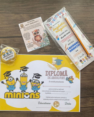 Set Personalizat de Absolvire Grădiniță  Diplomă, Insignă, Creion și Sticker cu Bufnița Înțelepciunii