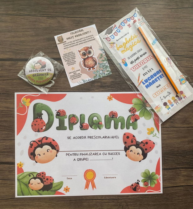 Set Personalizat de Absolvire Grădiniță Diplomă, Insignă, Creion și Sticker cu Bufnița Înțelepciunii