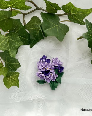 Brosa: Liliac