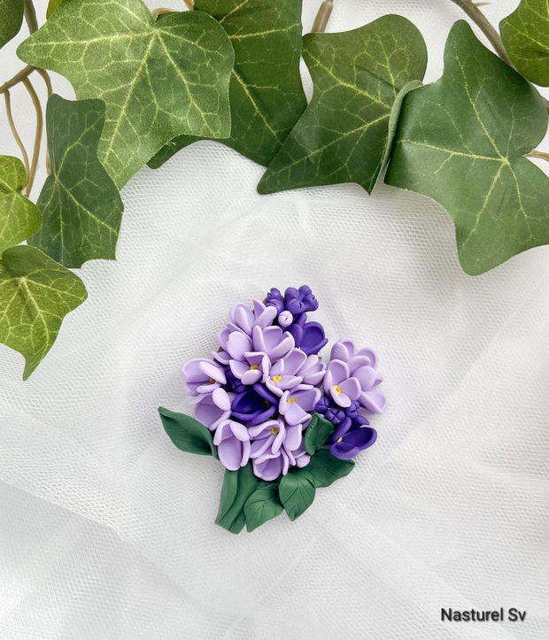 Brosa: Liliac