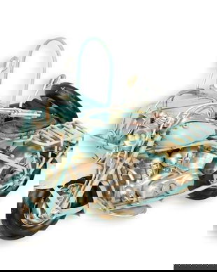 Model motocicleta cu atas