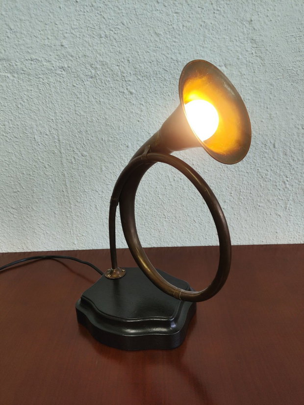 Veioză/lampa-Trompeta