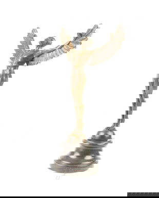 Icar-statueta din bronz pe un soclu din marmura