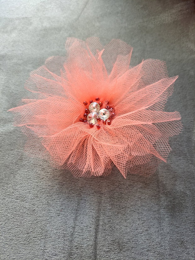 Broșă tulle cu cristale