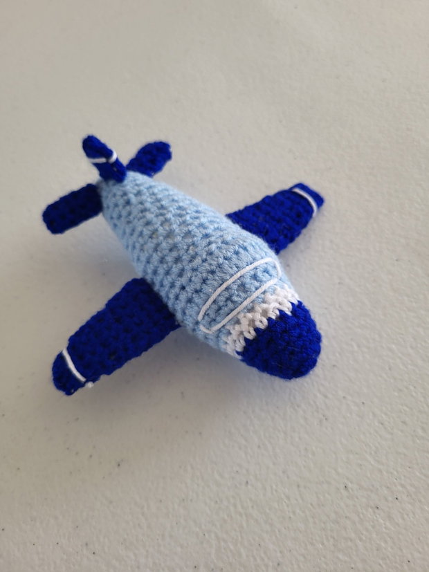 Jucarie crosetata- Avion