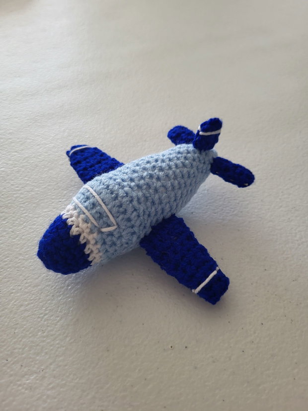 Jucarie crosetata- Avion