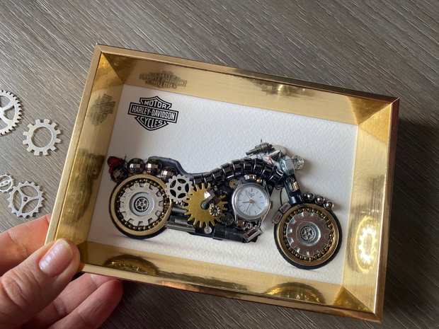 Motocicleta model Harley Davidson Cod M 680・Cadouri originale pentru barbati・Cadou deosebit pentru ziua lui・Cadou personalizat pentru pasionatii de motoare