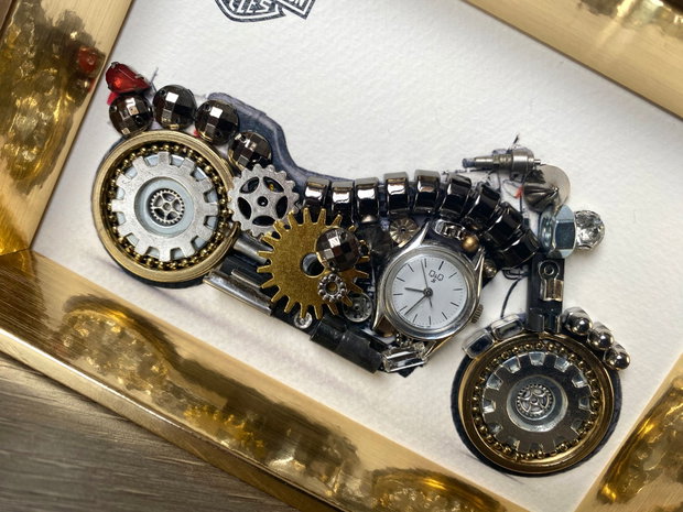Motocicleta model Harley Davidson Cod M 680・Cadouri originale pentru barbati・Cadou deosebit pentru ziua lui・Cadou personalizat pentru pasionatii de motoare