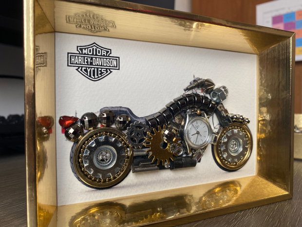 Motocicleta model Harley Davidson Cod M 680・Cadouri originale pentru barbati・Cadou deosebit pentru ziua lui・Cadou personalizat pentru pasionatii de motoare