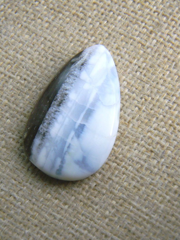 Caboson blue opal (C44)