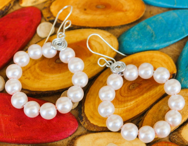 Cercei handmade,supradimensionati,din sarma si perle din sticla