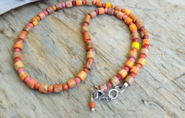 Choker cu jasp, coral fatetat, argint