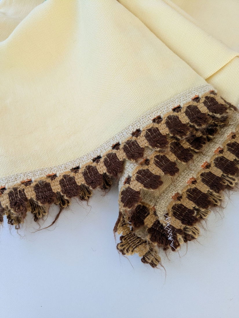 Fata de masa