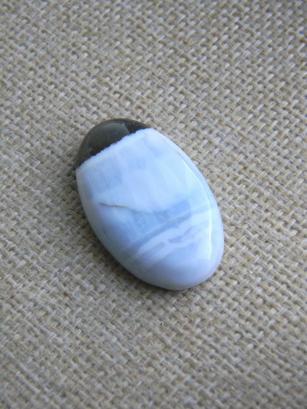 Caboson blue opal (C32B)