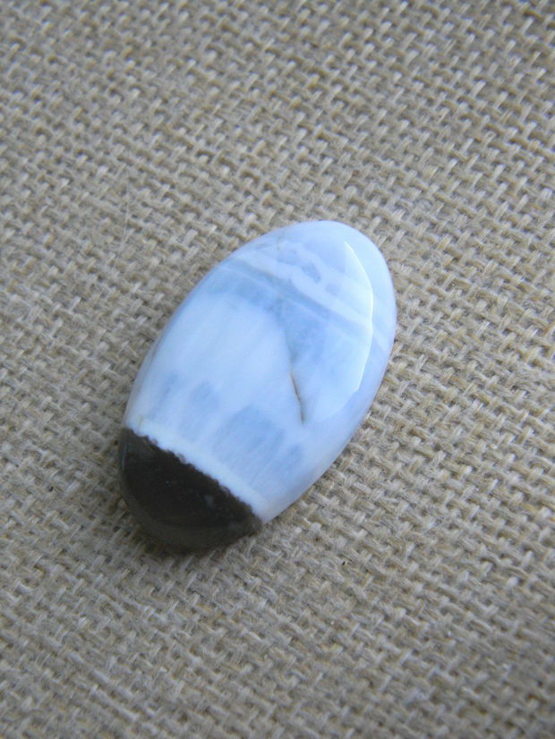 Caboson blue opal (C32B)