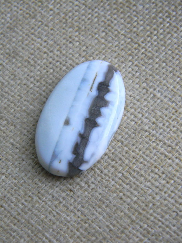 Caboson blue opal (C32B)