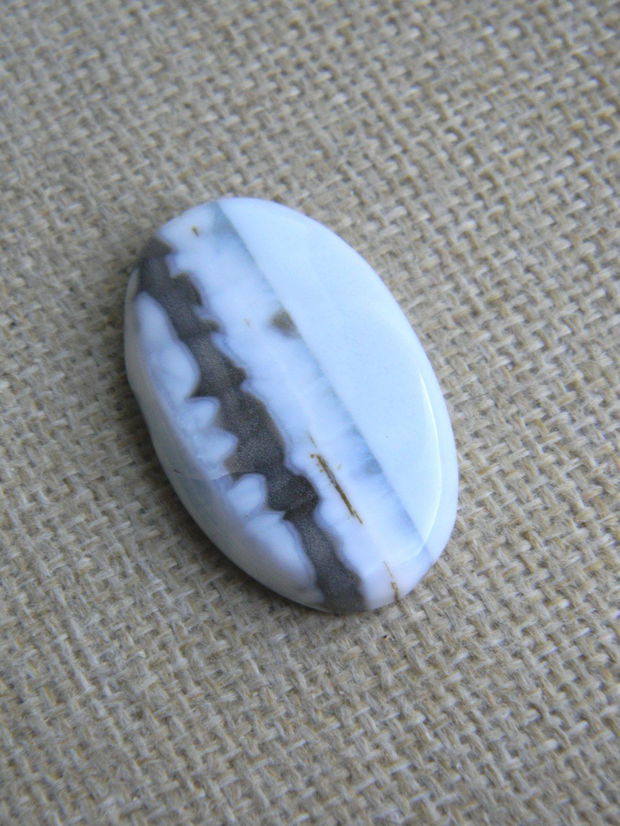 Caboson blue opal (C32B)