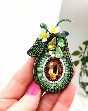 Broșa Avocado  Exotic și chic