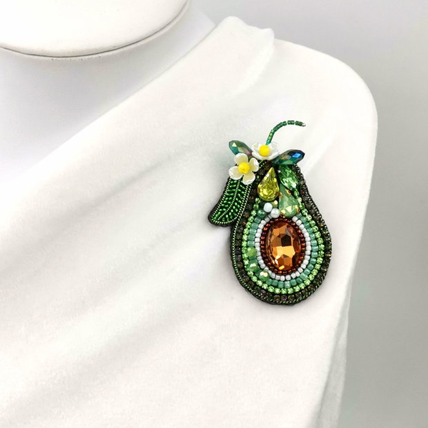 Broșa Avocado  Exotic și chic