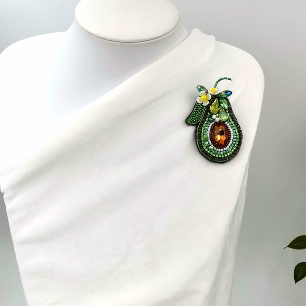 Broșa Avocado  Exotic și chic