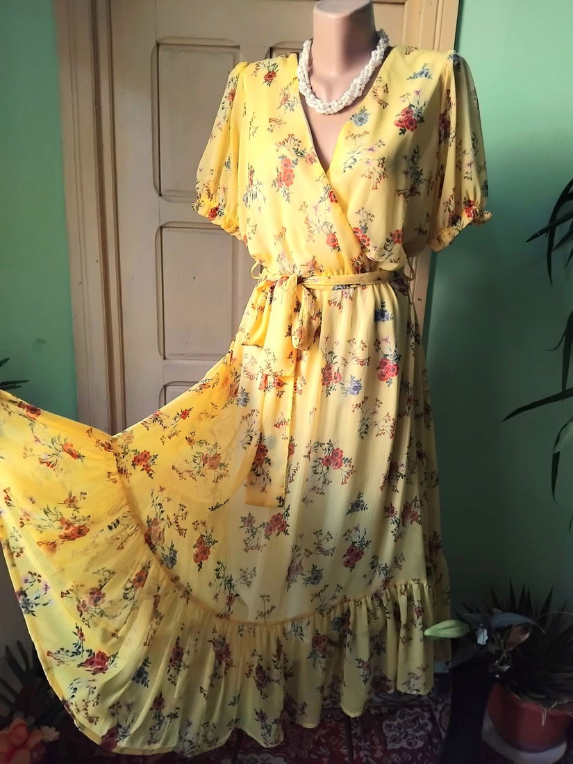 Rochie romantica galben solar cu buchetele