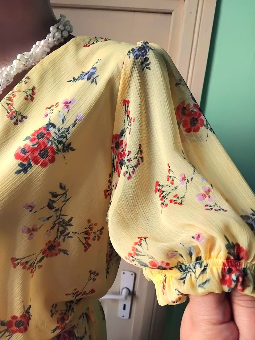 Rochie romantica galben solar cu buchetele