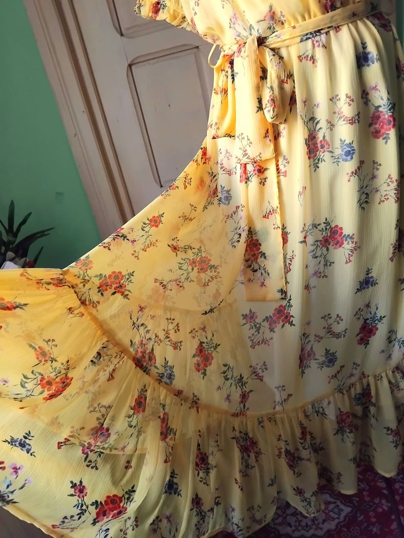 Rochie romantica galben solar cu buchetele