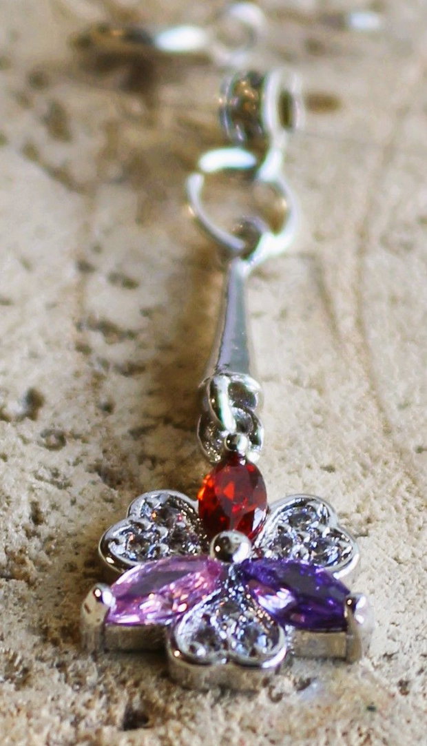 Colier cu fir transparent de guta si pandantiv cu cristale zirconia