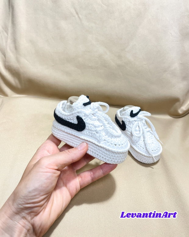 Botosei bebe crosetati stil sport casual | 0-6 luni | handmade | cadou nou-nascut