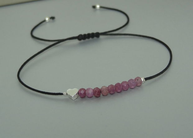 Bratara minimalista din rubin & charm inimioara