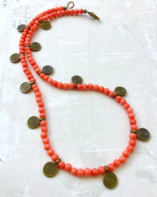 Colier tribal Coral portocaliu