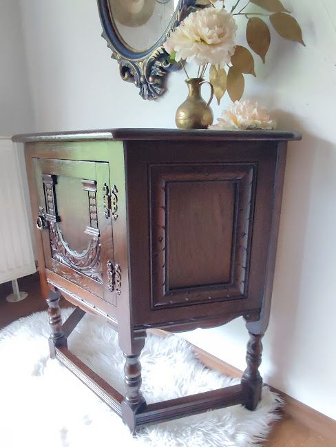 Dulap lateral Old Charm Furniture-Restaurat