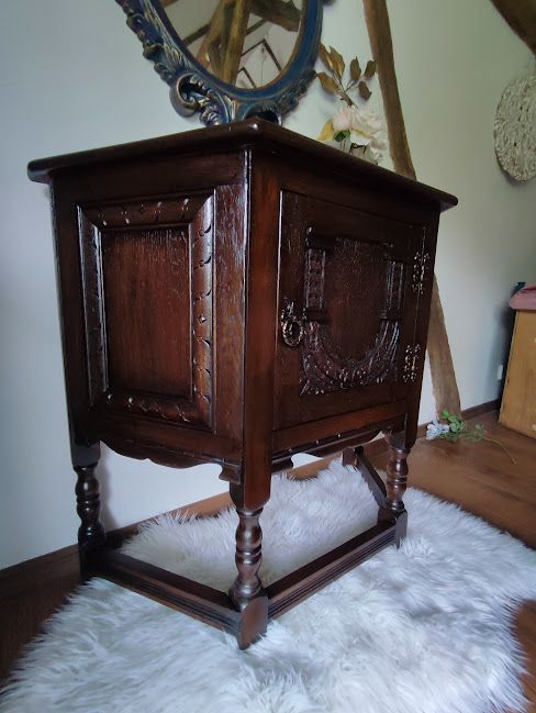 Dulap lateral Old Charm Furniture-Restaurat