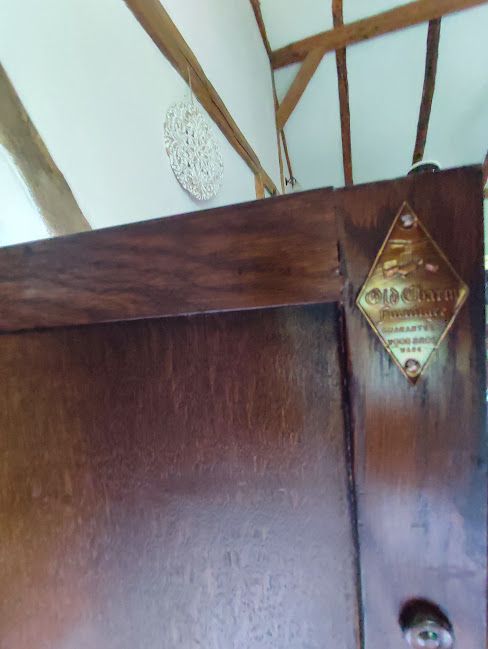 Dulap lateral Old Charm Furniture-Restaurat