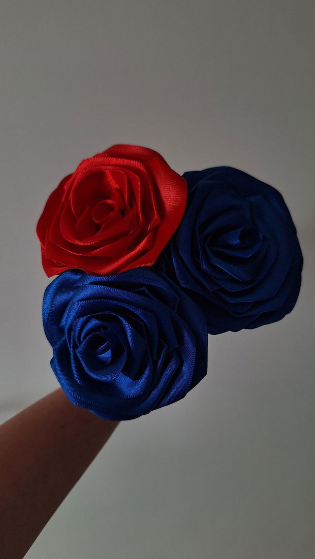 Trandafiri Handmade din satin