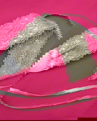 Cordon auriu cu dantela