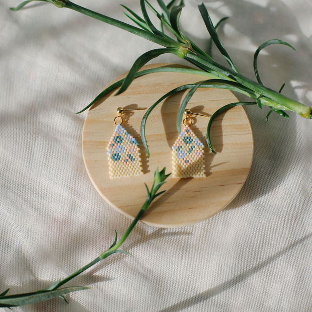 Cercei handmade cu flori