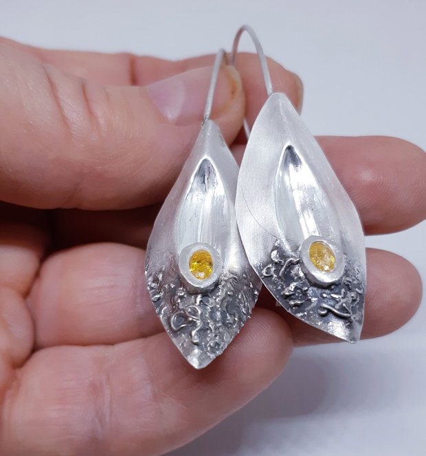 Cercei unicat, atarnatori, cu design organic si citrine