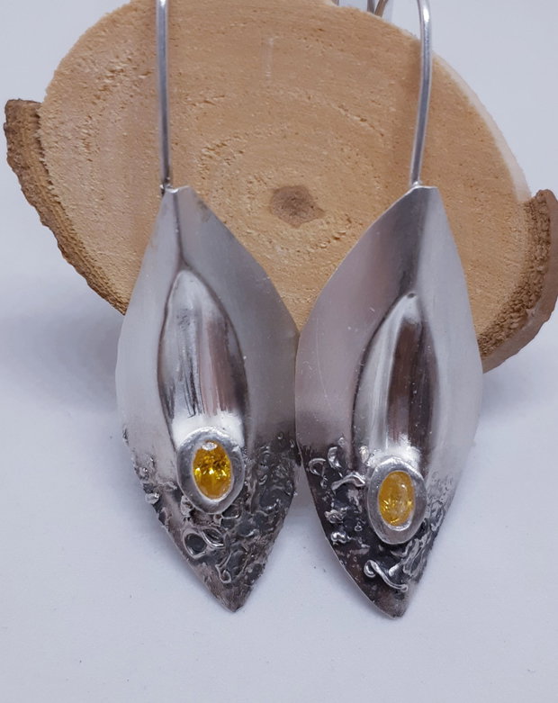 Cercei unicat, atarnatori, cu design organic si citrine