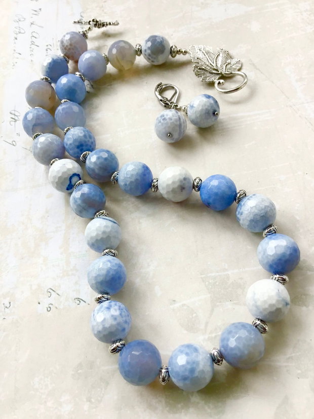 Colier vintage agate crackle blue