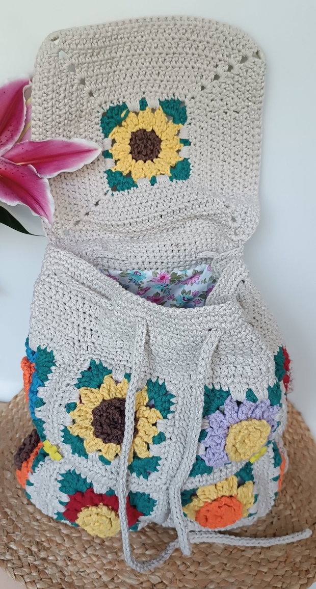 Rucsac crosetat-Rucsacul florilor