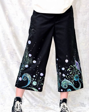 Pantaloni negri cu pictură florală, unicat