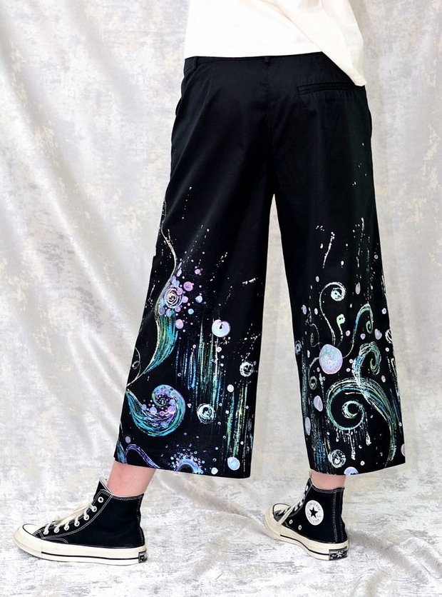 Pantaloni negri cu pictură florală, unicat
