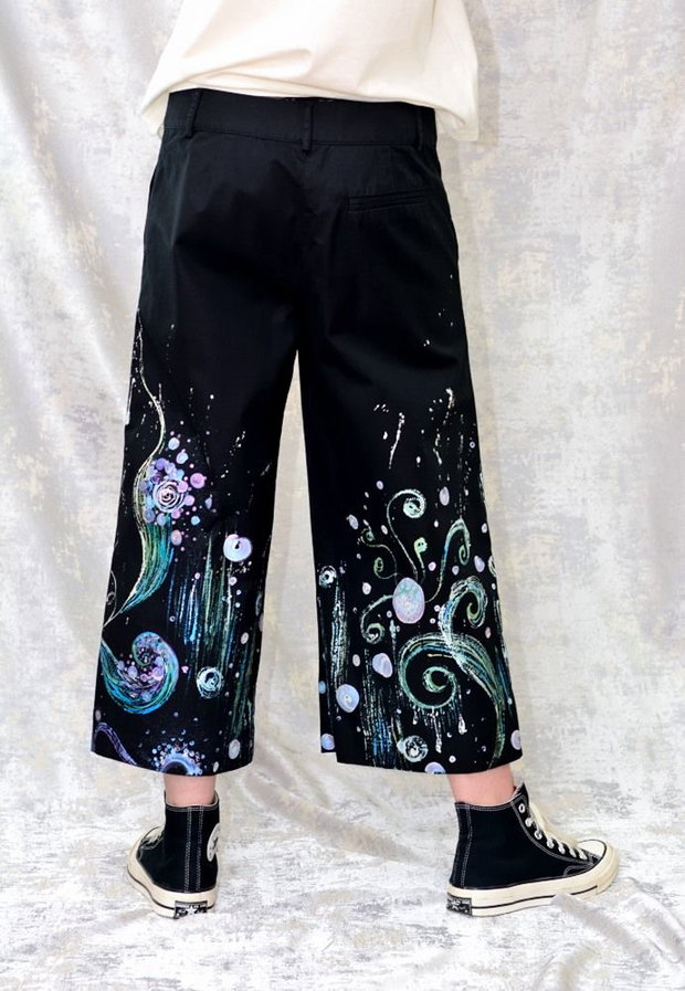 Pantaloni negri cu pictură florală, unicat