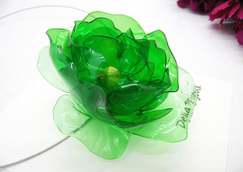 Colier statement handmade unicat - PET-uri (plastic) reciclate - floare (cod1245)