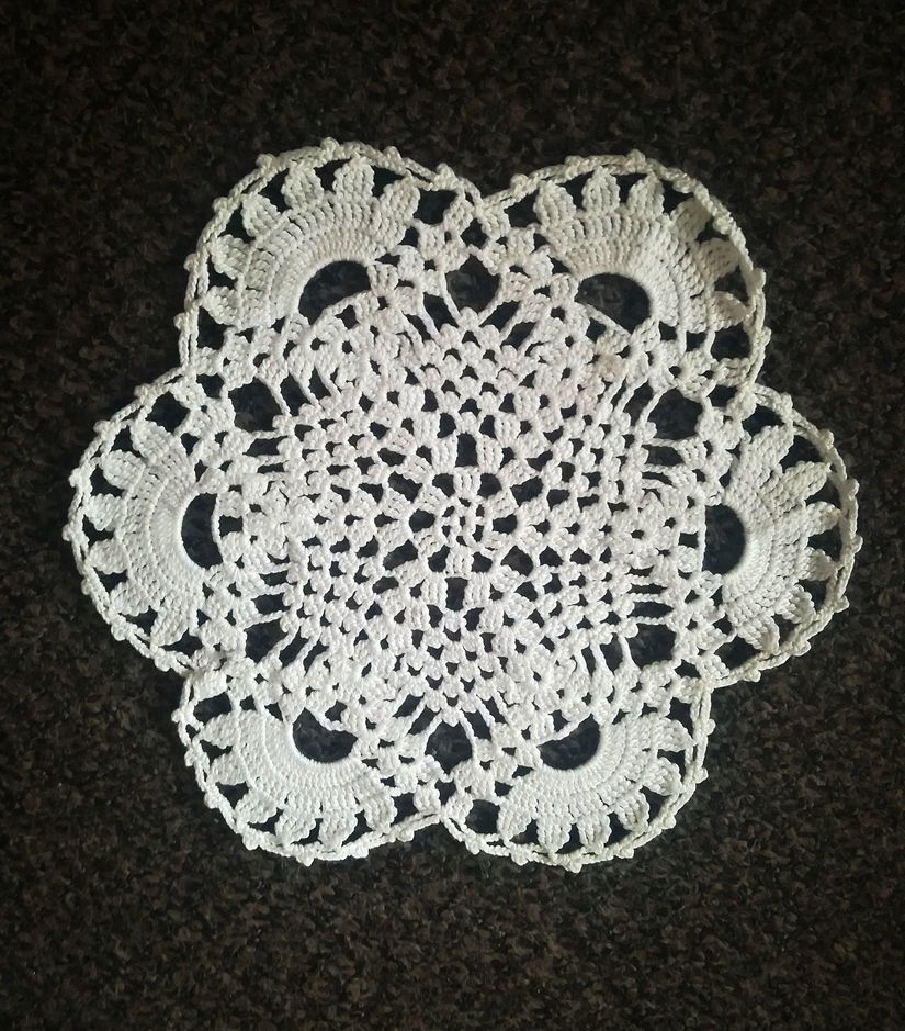 mileu alb crosetat manual  , 27 cm