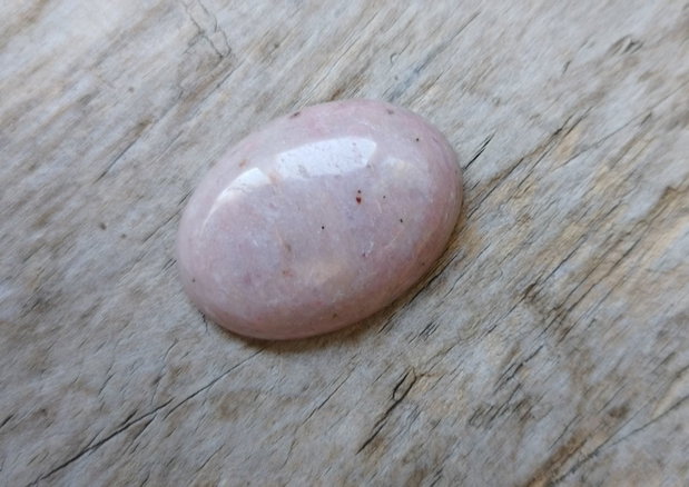 Cabochon rodonit roz prafuit, 30x22 mm